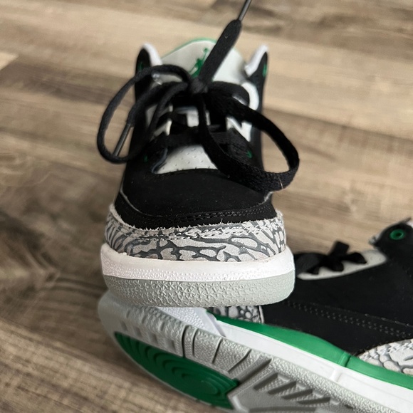 Air Jordan 3 Retro 'Pine Green' Sneakers Kids PS Size 1Y - 429487-030 - Picture 8 of 15